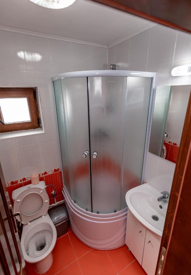 Complex Stefanesti Hotel Bozovici Ngoại thất bức ảnh